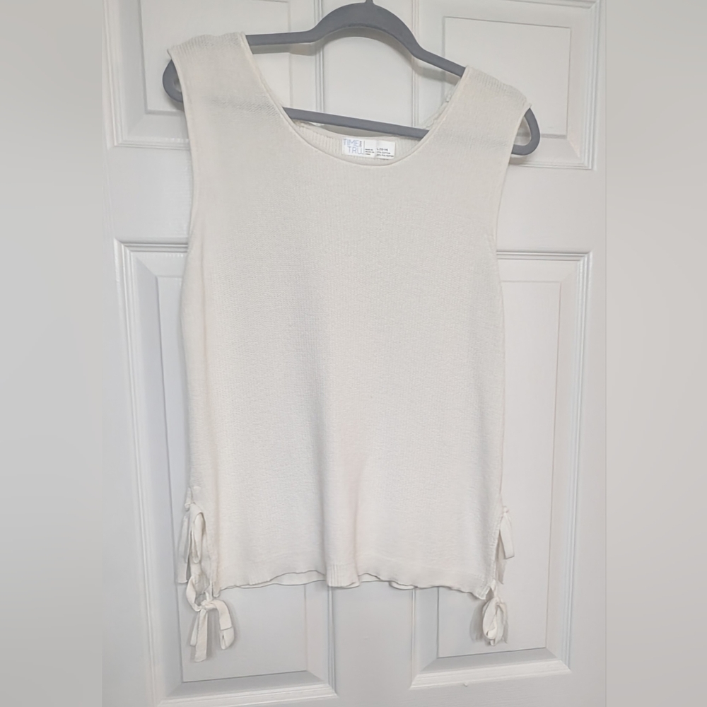 Time & Tru sleeveless knit sweater top